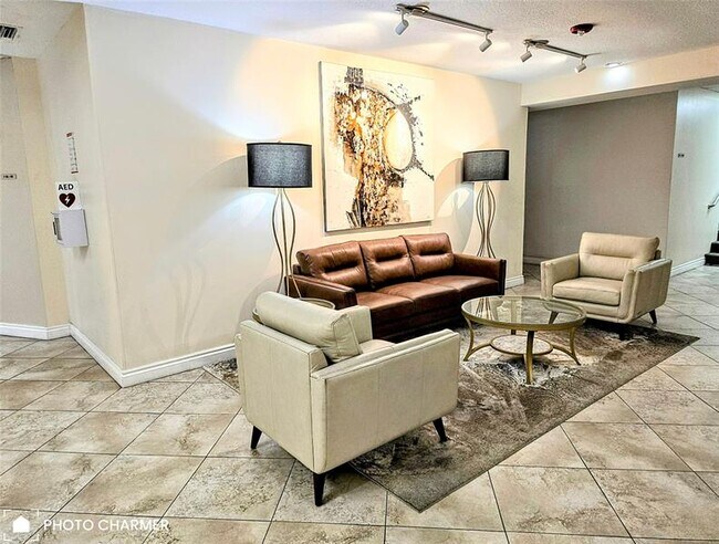 Building Photo - 1350 River Reach Dr