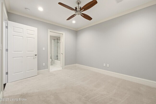 Building Photo - 6600 Seminary Woods Pl