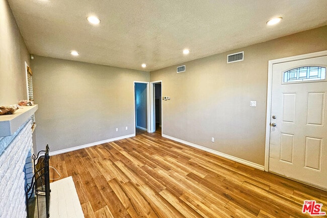 Building Photo - 22957 Stagg St