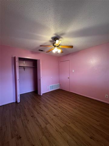 Building Photo - 3205 Pin Oak Dr