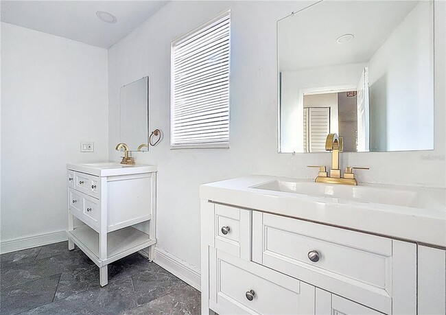 Building Photo - 2100 28th Ave N