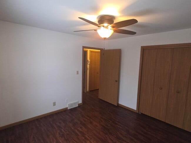 Building Photo - 10268 Parkedge Cir