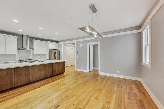 Building Photo - 8101 Floral Ave