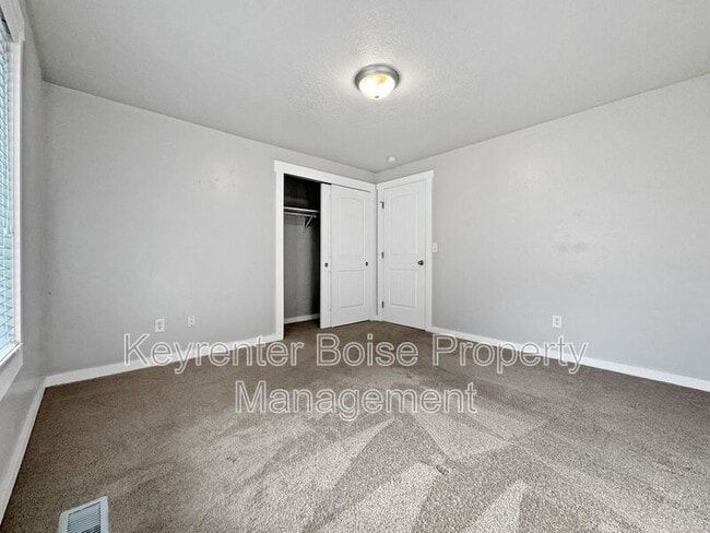 Building Photo - 4727 Arrowhead Way