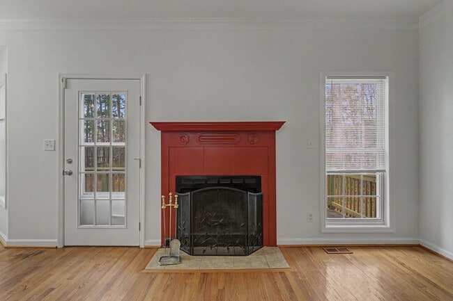 Building Photo - Carolina Lakes!