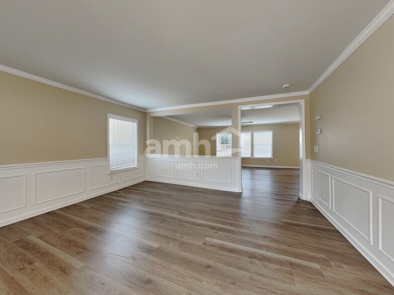 Building Photo - 342 Ashdale Dr