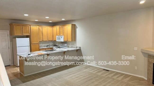 Building Photo - 3157 NW Shooting Star Dr
