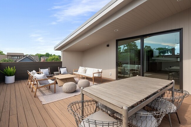 Building Photo - 1603 5th Ave N