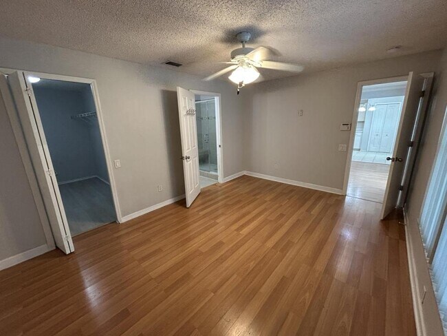 Building Photo - 12436 Dawn Vista Dr