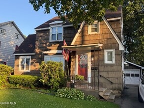 Building Photo - 21 Baker St