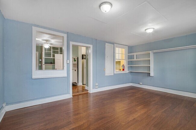 Building Photo - 1109 Caroline St