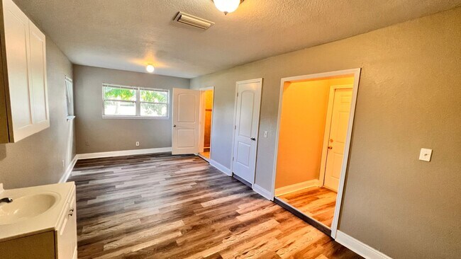 Building Photo - Charming 4 Bedroom, 2 Bathroom Home in Altamonte Springs!!