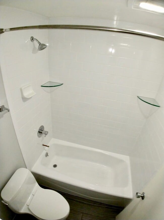 Building Photo - Updated 3 Bedroom Condo in the Wimbledon N...