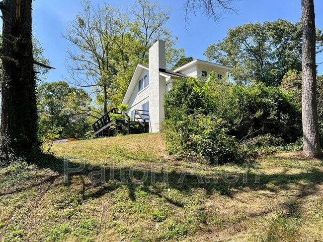 Building Photo - 15 Woodbine Rd