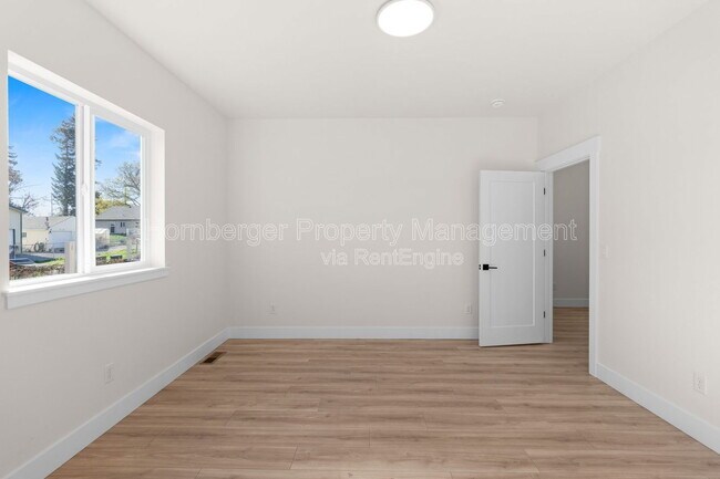 Building Photo - 222 N Sargent Rd