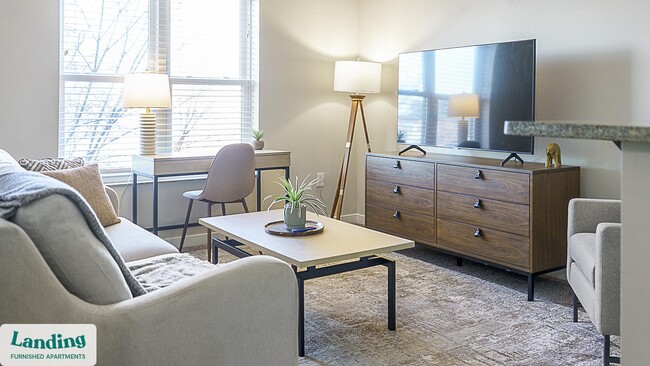 Building Photo - 335 W 9th St