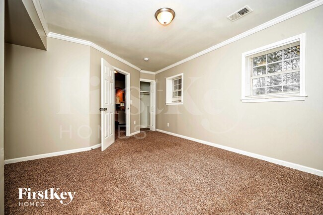 Building Photo - 1919 Chambers Rd