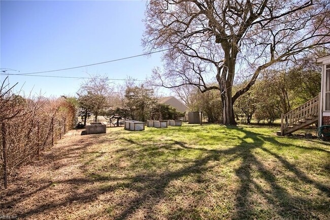 Building Photo - 7439 Lewis Ave