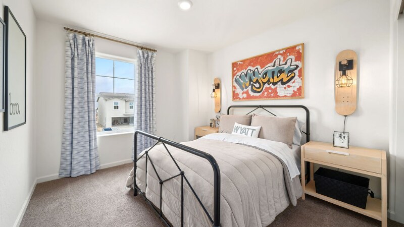 Building Photo - 2043 W Pleasant Ave