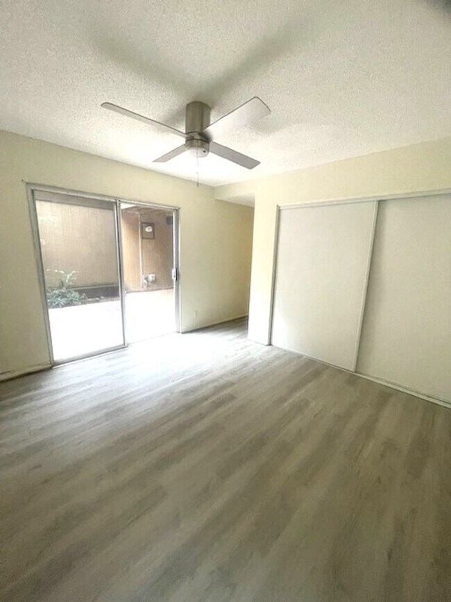 Building Photo - Beautiful 4 bed/ 2 bath/ 2 parking In Kaneohe