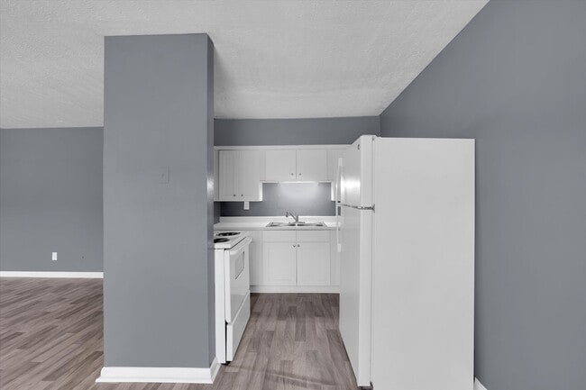 Building Photo - 421 Poplar Level Ct