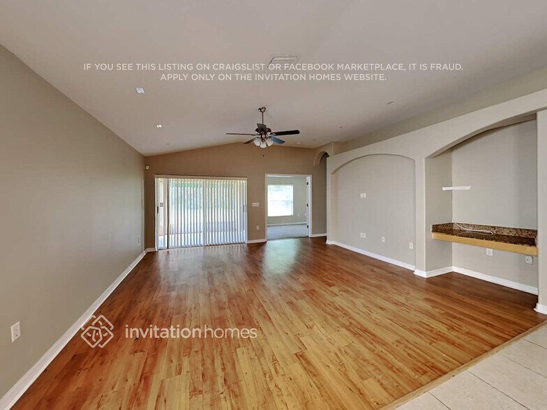 Building Photo - 3925 Rollingsford Cir