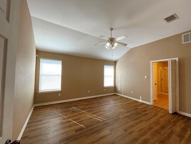 Building Photo - 145 Amber Ash Dr