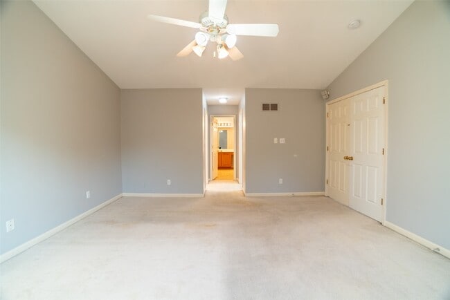 Building Photo - 570 Castle Ridge Dr