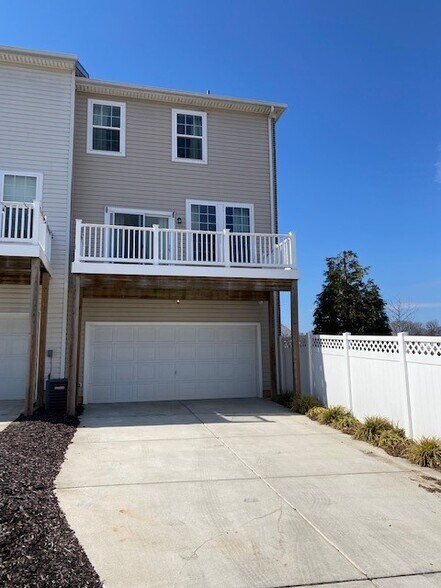 Building Photo - 524 Cobble Dr