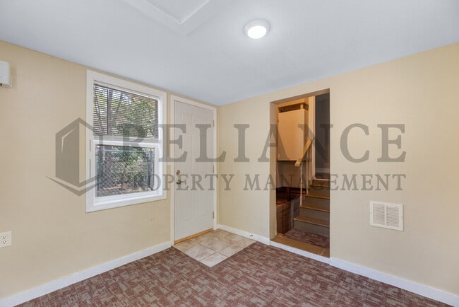 Building Photo - 1628 S Palisade St