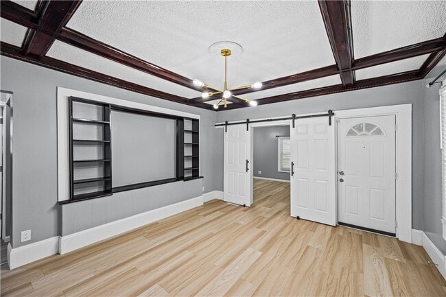 Building Photo - 325 1st St
