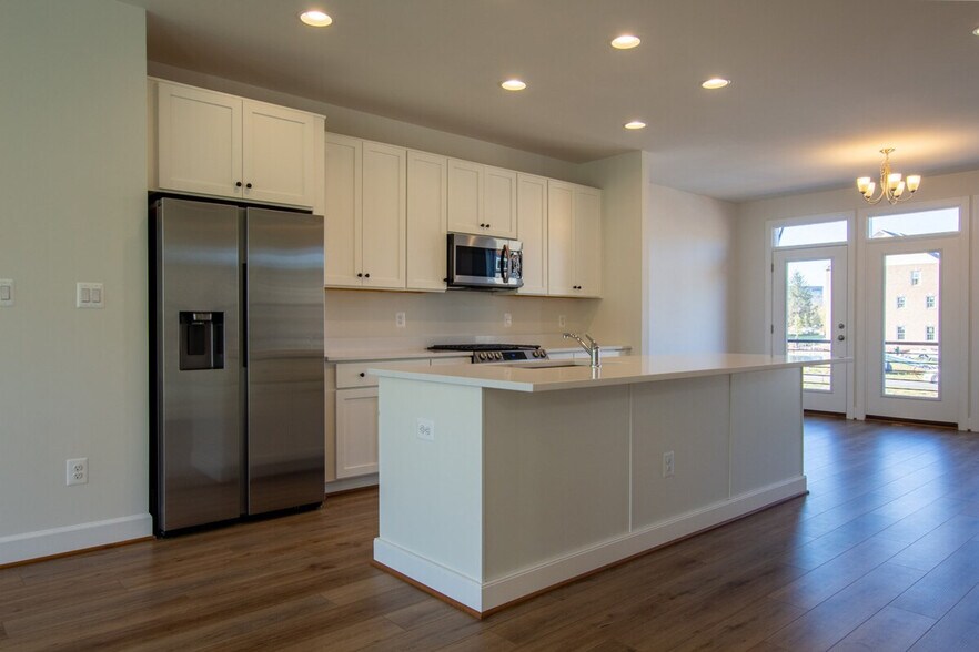 Building Photo - 5205 Ridgeview Retreat Dr