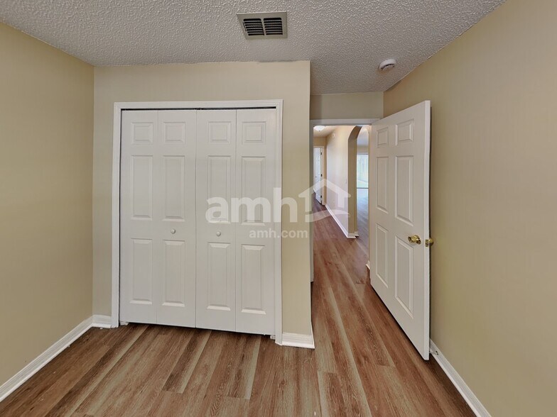 Building Photo - 9051 Rockpond Meadows Dr