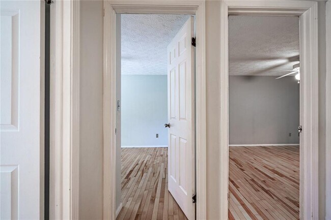 Building Photo - 2843 Pine Meadow Dr