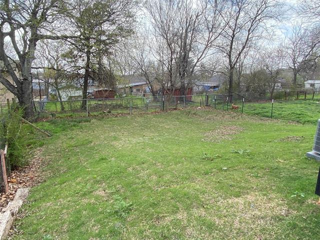 Building Photo - 1004 W Hanna St