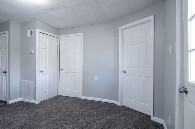 Building Photo - 2 Bed 1 Bath House