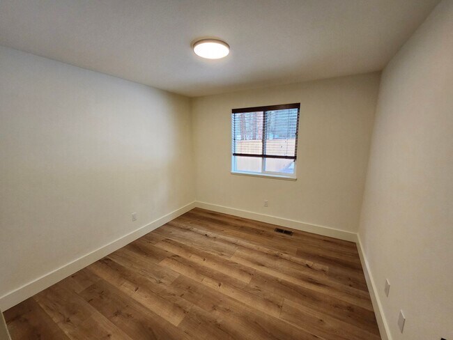 Building Photo - Modern and Remodeled SF Home in Southwest Bend on .8 Acres