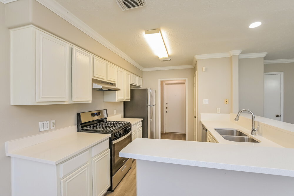 Building Photo - 8530 Wild Basin Dr