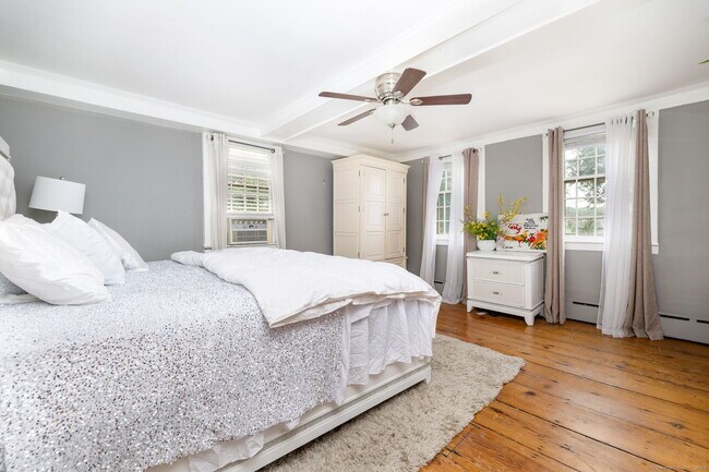 Building Photo - 538 Main St