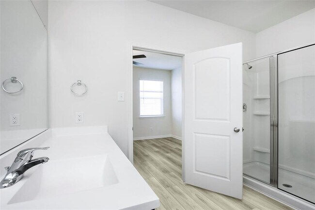 Building Photo - 460 Lone Rider Dr