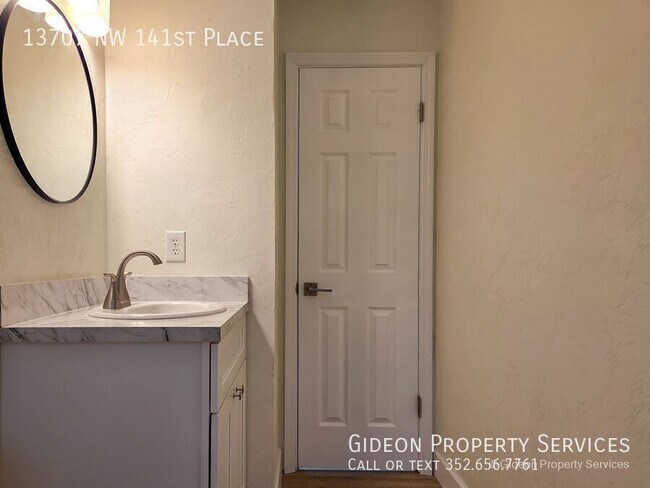 Building Photo - 13707 NW 141 Pl