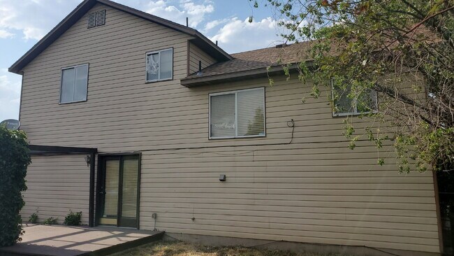 Building Photo - Charming 4-Bedroom West Point Retreat with...