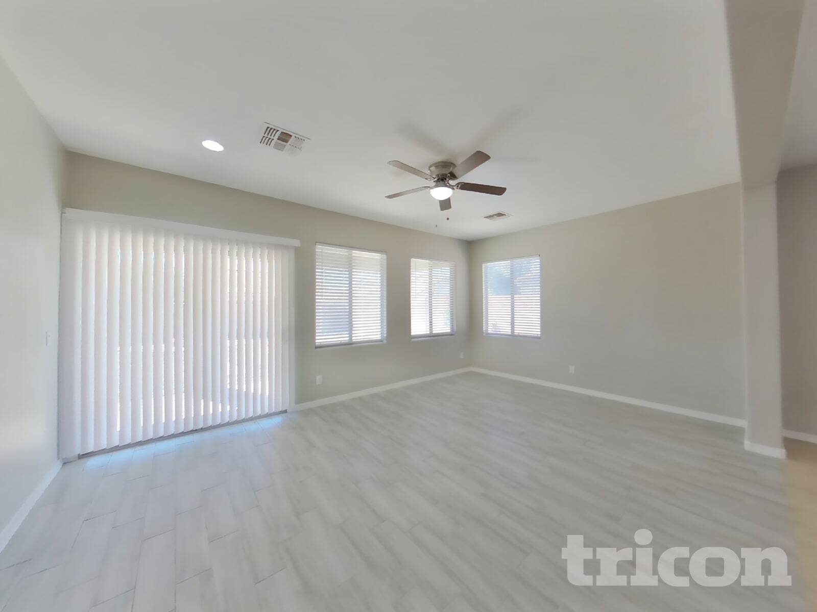 Building Photo - 819 W Dana Dr