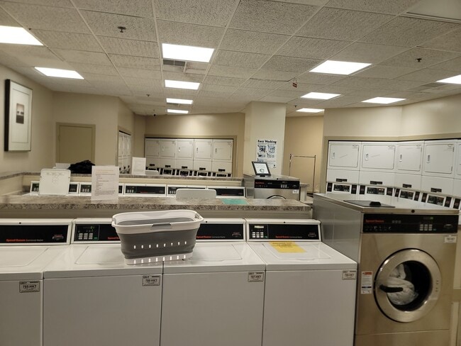 Building Photo - 3660 N Lake Shore Dr