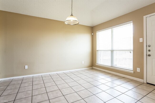 Building Photo - 4 br, 2 bath House - 705 Pine Hollow Dr
