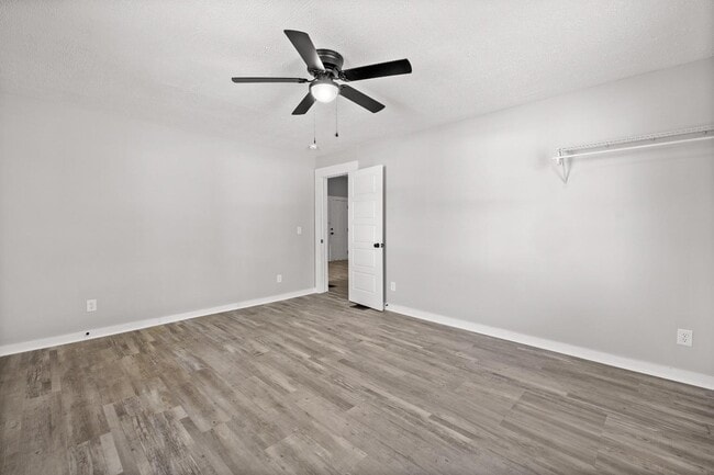 Building Photo - 501 E 4th St