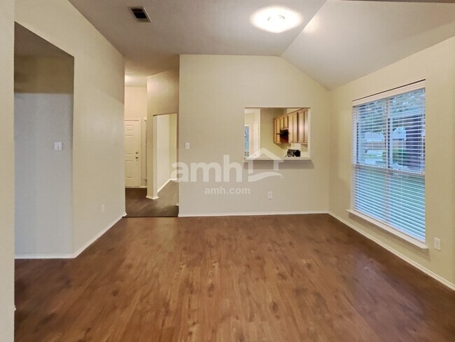 Building Photo - 2809 Mitchell Ln
