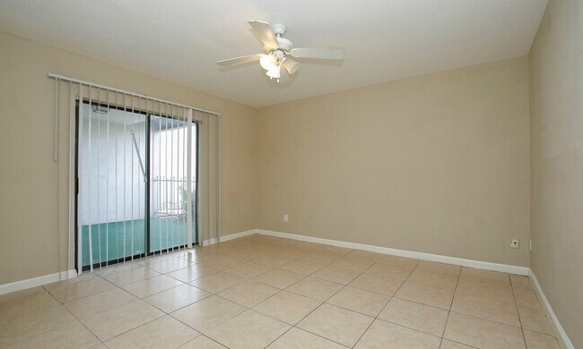 Building Photo - 2822 S Bartell Dr