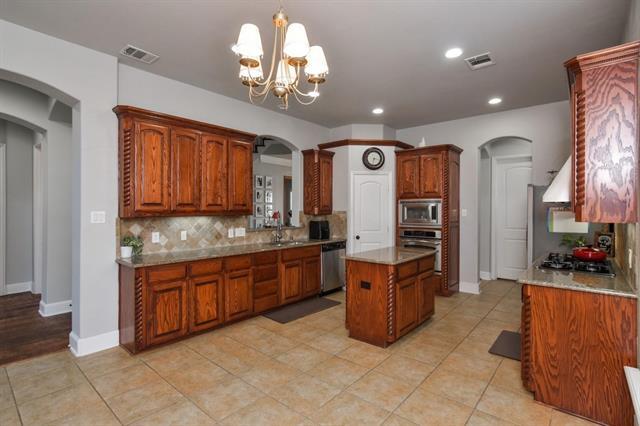 Building Photo - 9750 Candlewood Dr