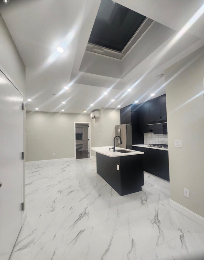 Building Photo - 141-18 Booth Memorial Ave